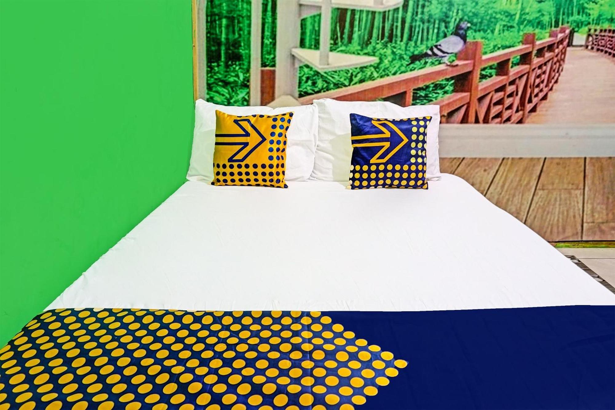 Oyo 91697 Nyaman Homestay Syariah Pare Exteriér fotografie